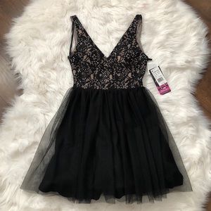 Evening / Homecoming black sequins dress size 5 /S